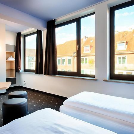 B&B Hotel Kiel-Holstenbruecke ภายนอก รูปภาพ